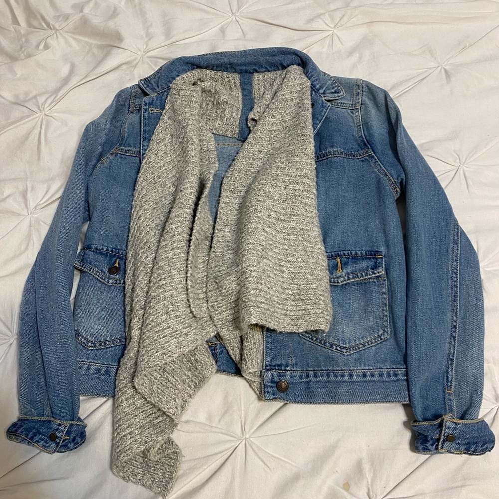 Abercrombie and Fitch jean jacket WITH SWEATER ATTACHED size S